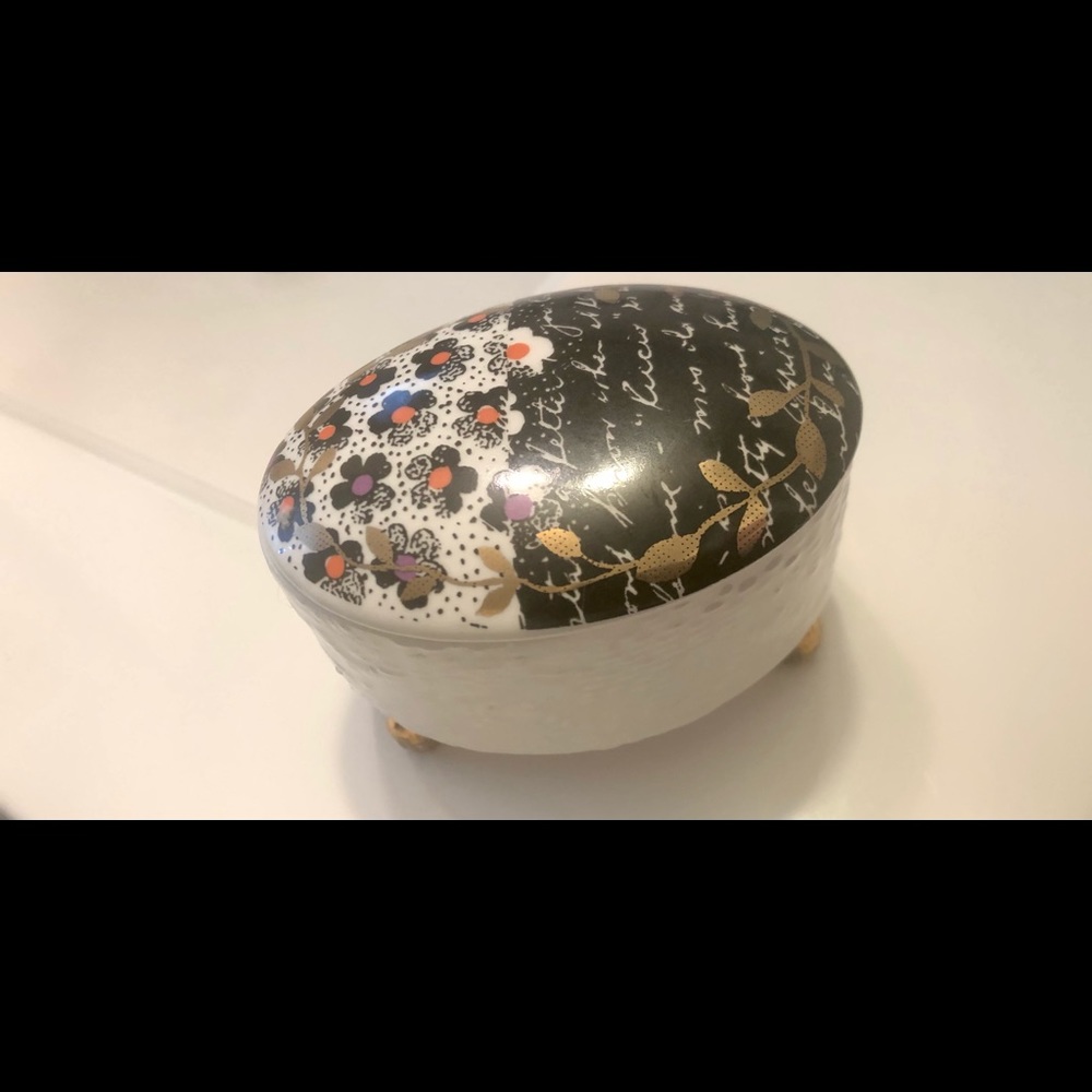 Parisian Painted Floral Ceramic Pill Box